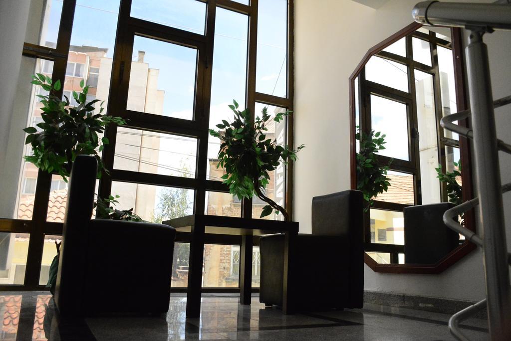 Villa Konzuli 比托拉 外观 照片